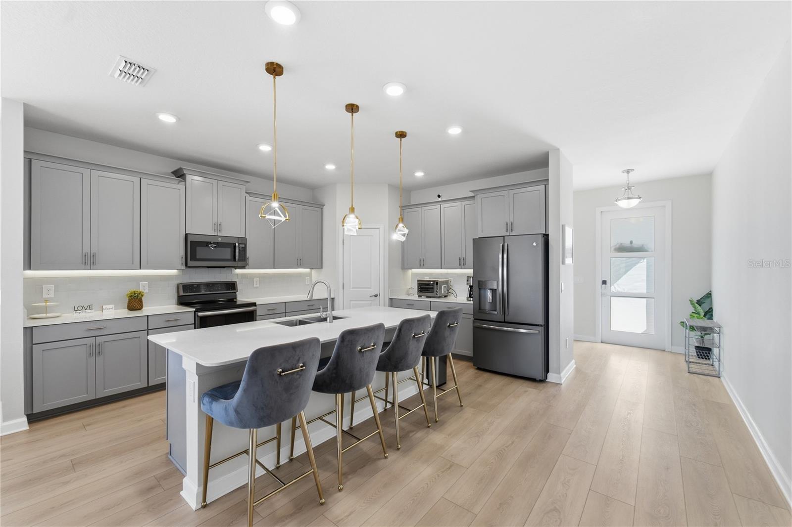 PANTHER VIEW - Residential Lease