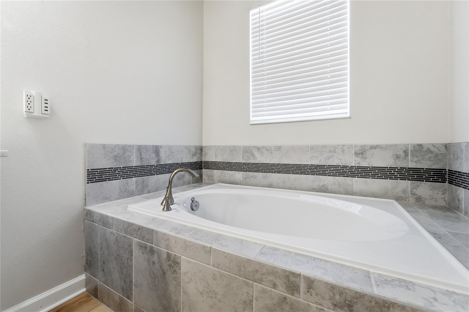 PANTHER VIEW - Residential Lease