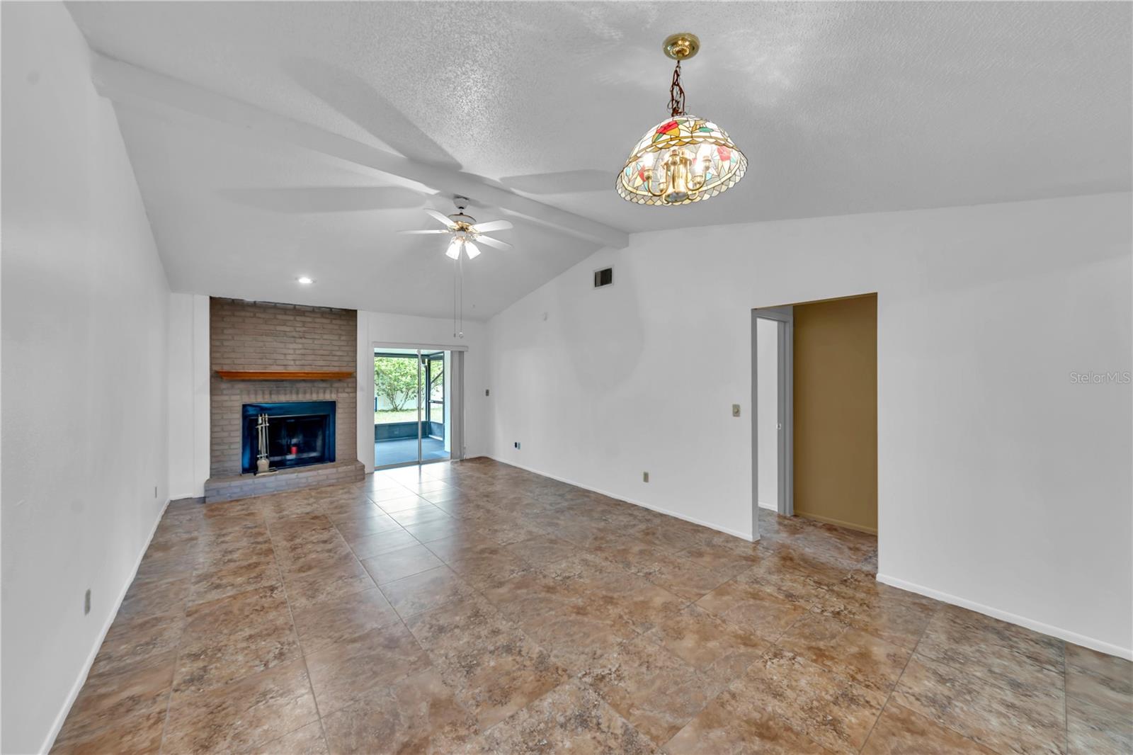 5116 LESHER COURT