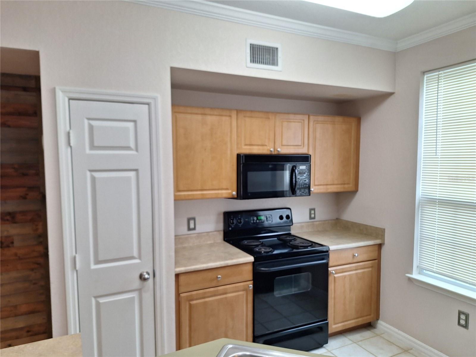 ADMIRALS WALK - Residential Lease