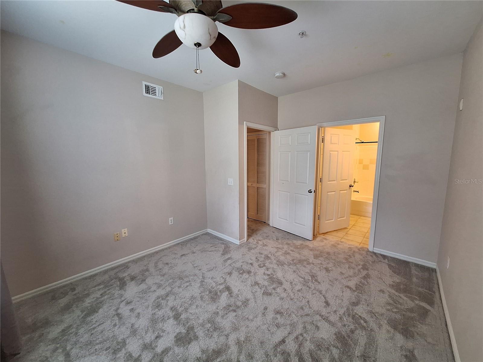 ADMIRALS WALK - Residential Lease