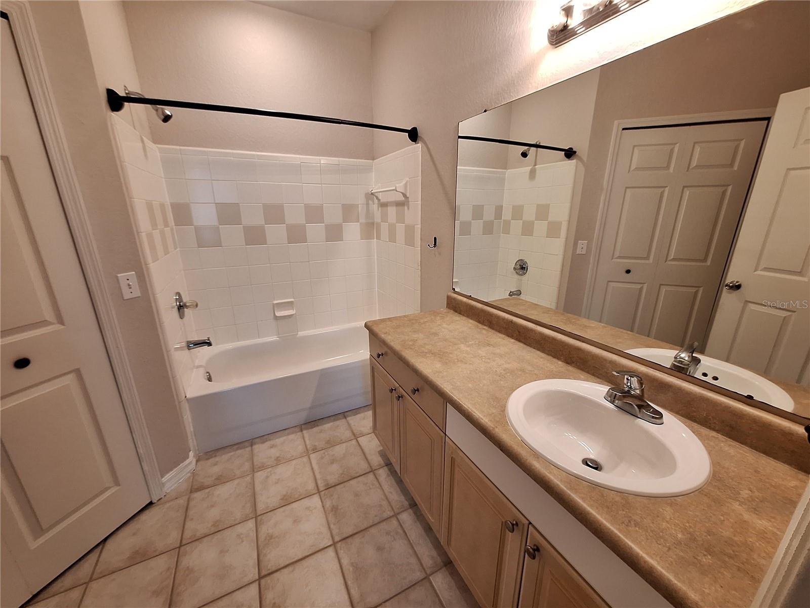 ADMIRALS WALK - Residential Lease