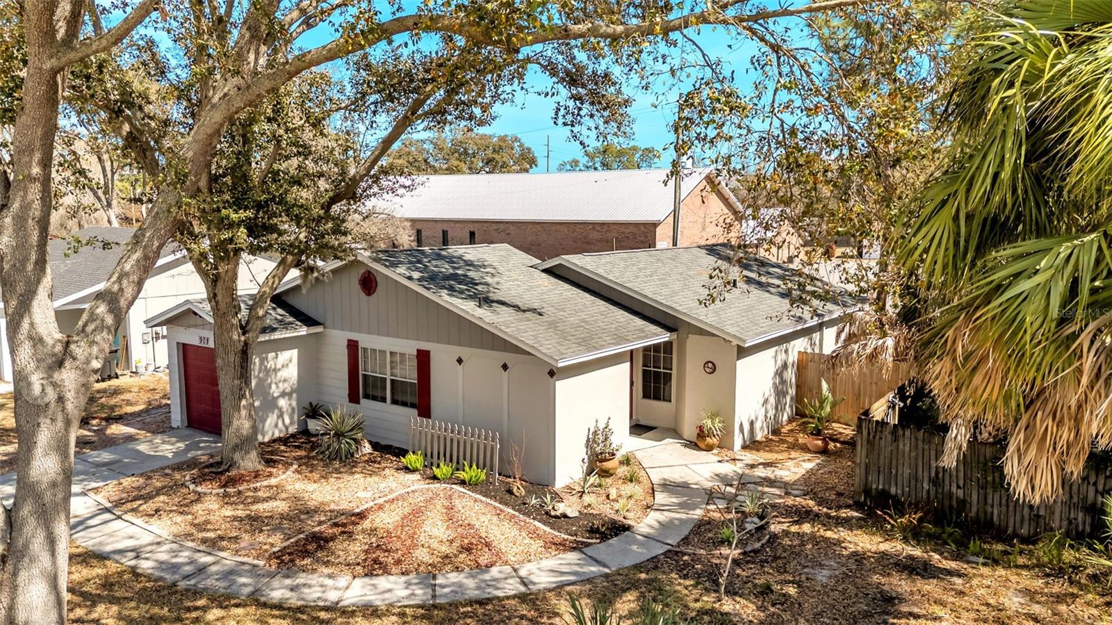 WHISPER LAKE I - Residential