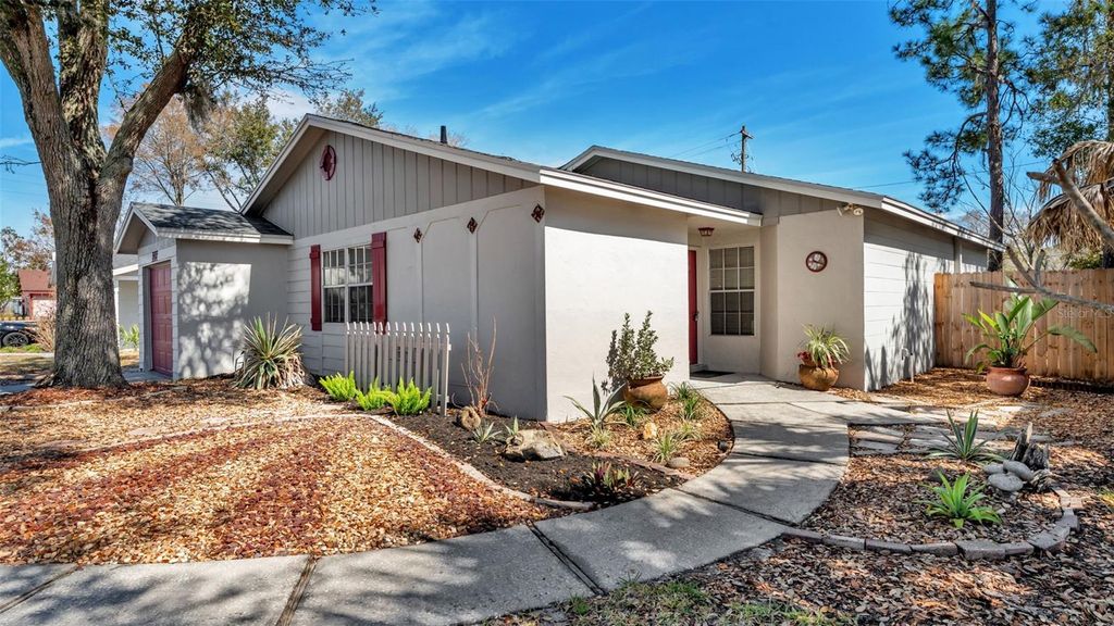 Photo of 908 Whisper Lake Drive, Winter Haven, FL 33880 (MLS # P4937925)