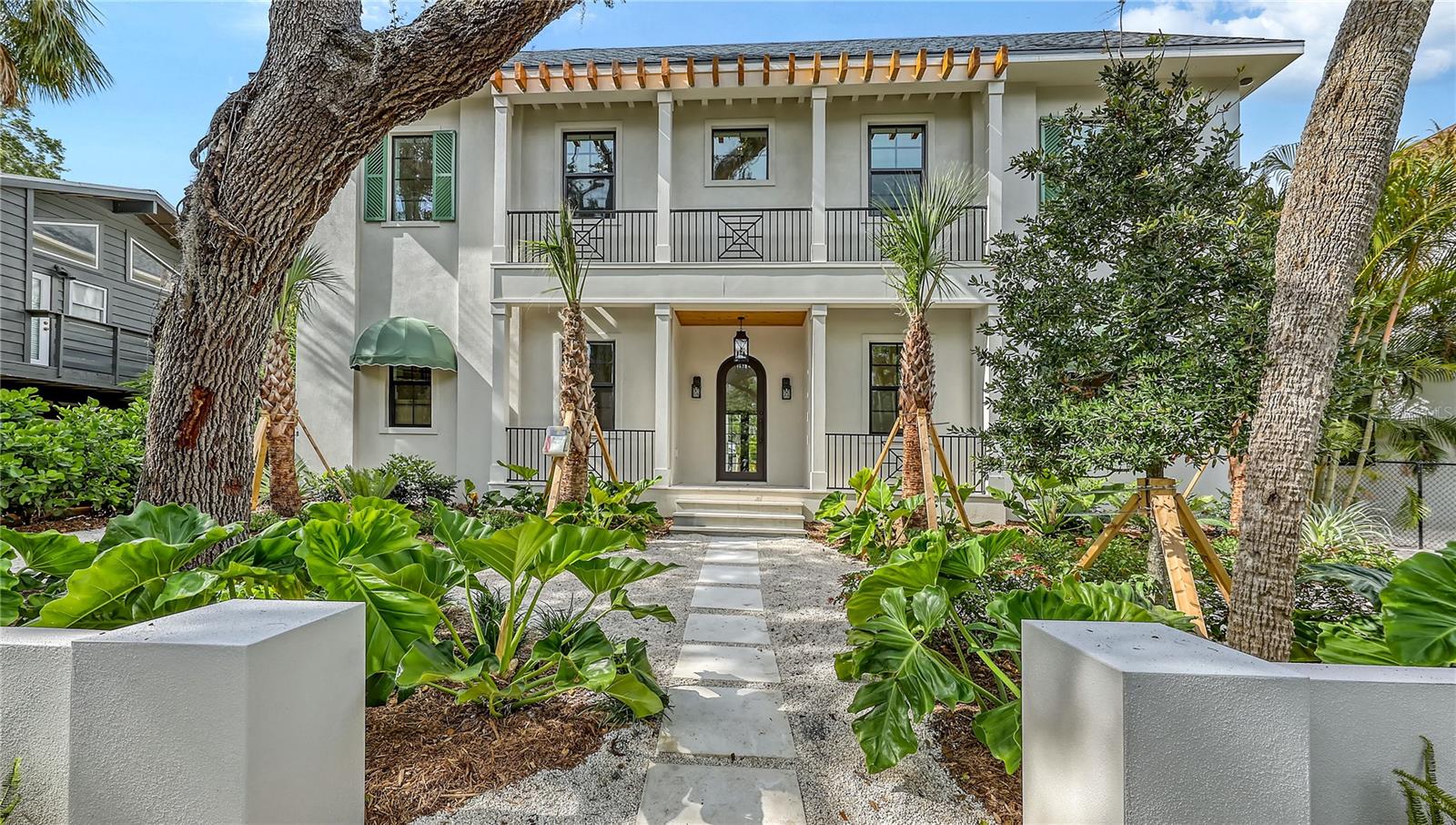 1658 BONITA LANE