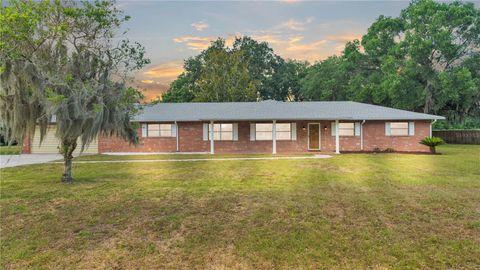 A home in LAKELAND