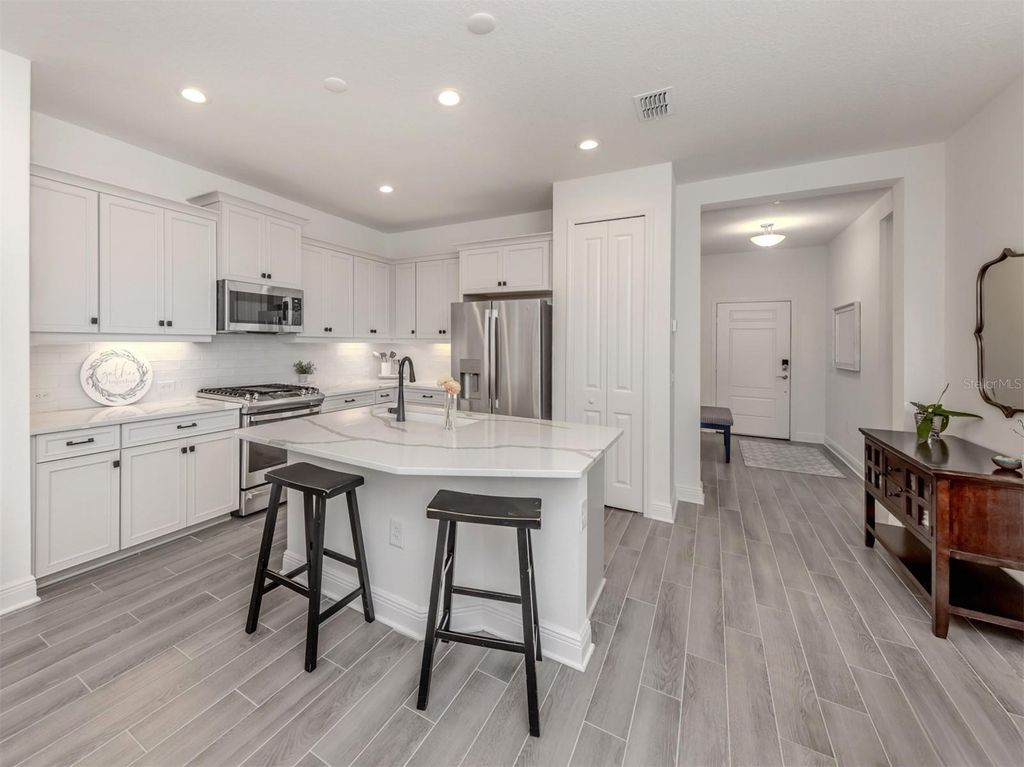 Photo of 18002 Franklin Park Court, Venice, FL 34293 (MLS # N6141727)