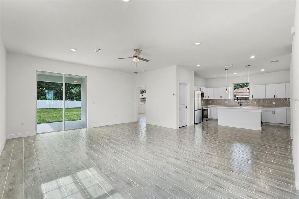 Photo of 2211 Simmons Avenue, Leesburg, FL 34748 (MLS # O6344885)