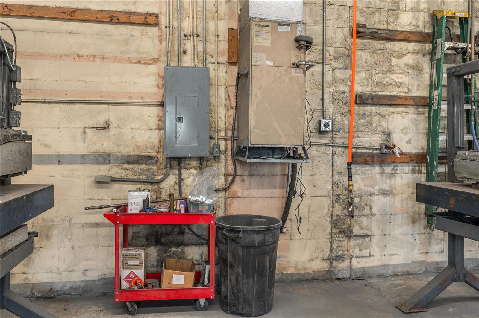 COUNTRY CLUB ESTATES - Commercial Sale