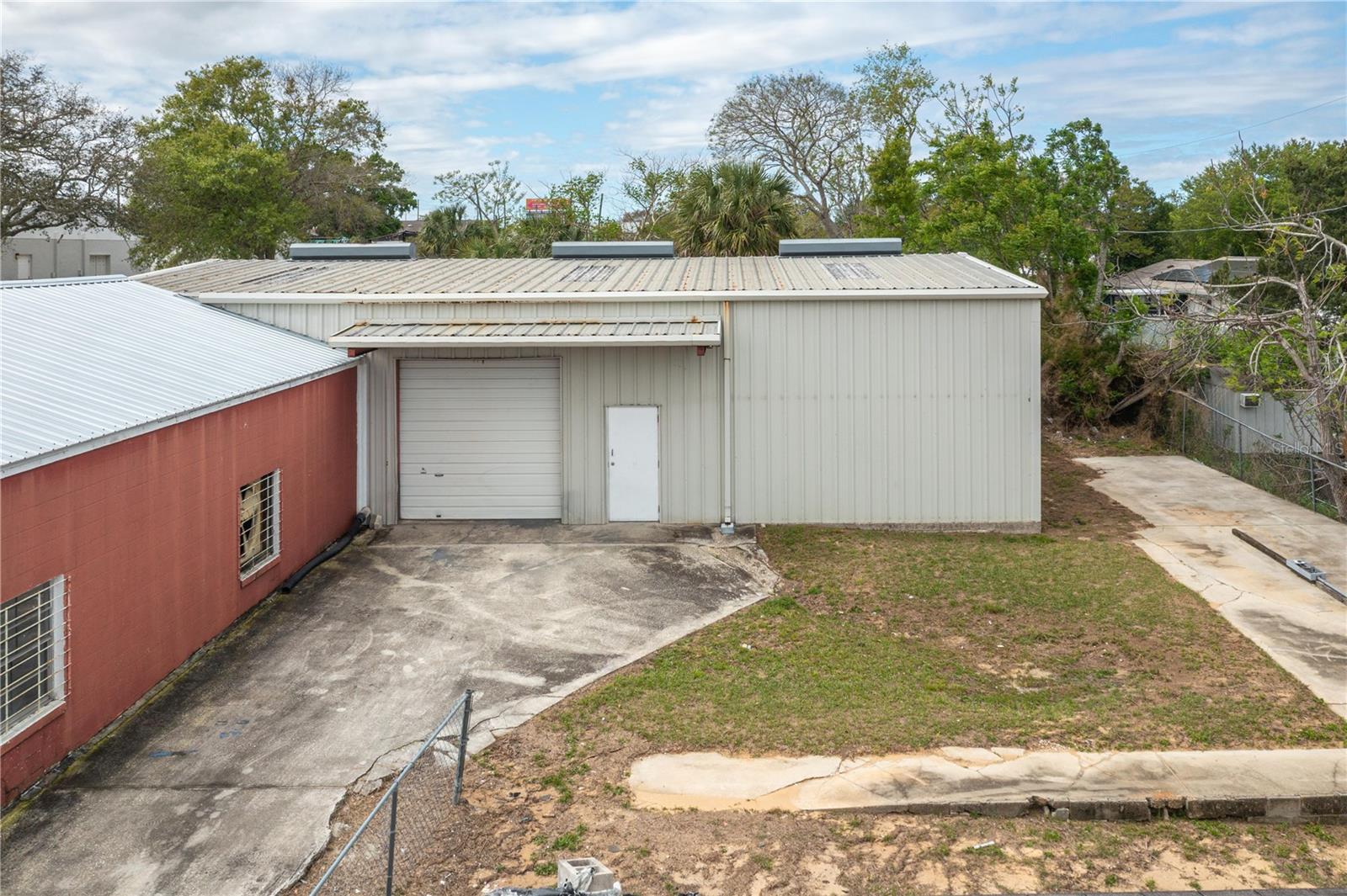 COUNTRY CLUB ESTATES - Commercial Sale