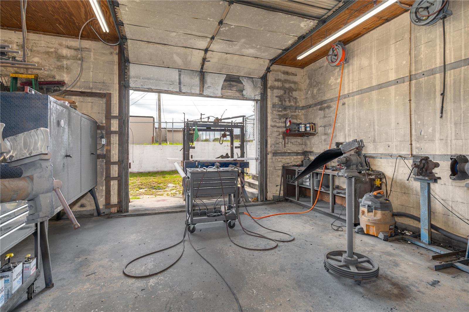 COUNTRY CLUB ESTATES - Commercial Sale