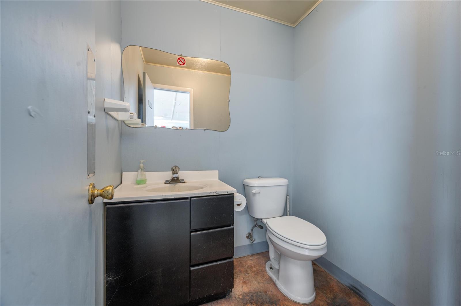 COUNTRY CLUB ESTATES - Commercial Sale