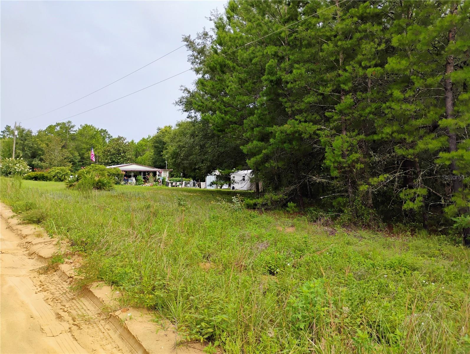 INTERLACHEN LAKES ESTATES - Land