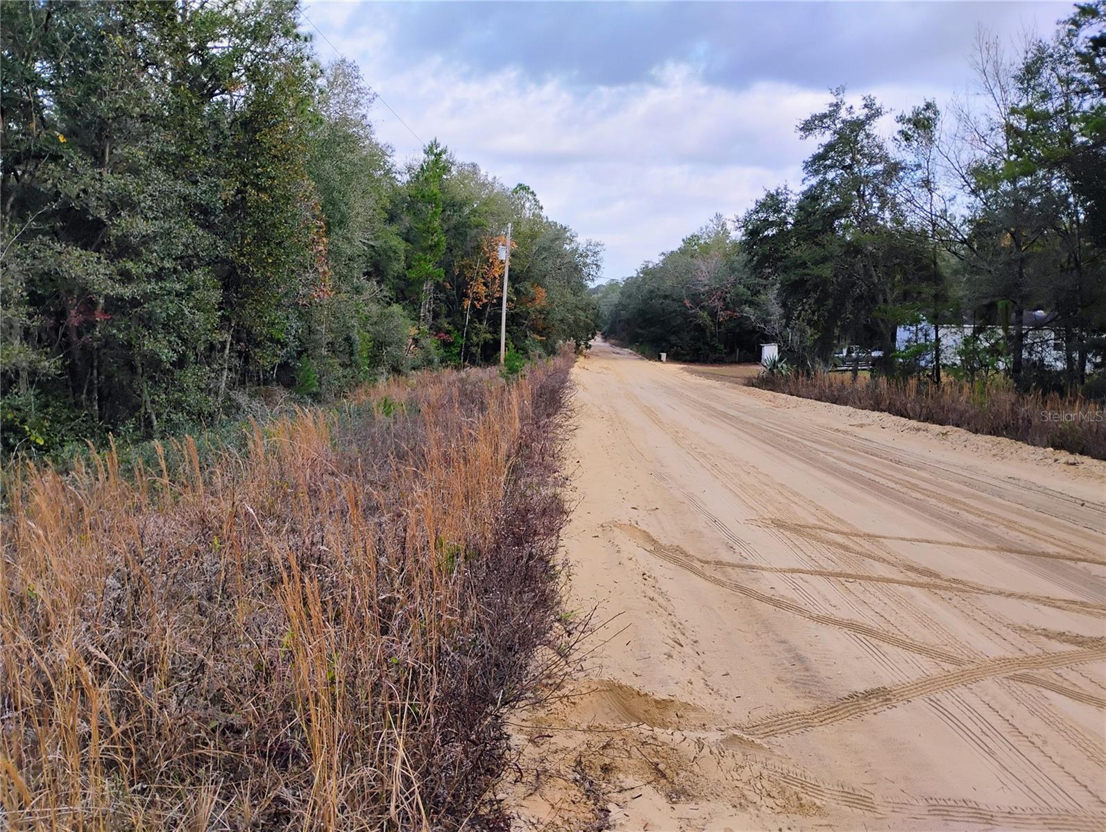 INTERLACHEN LAKES ESTATES - Land