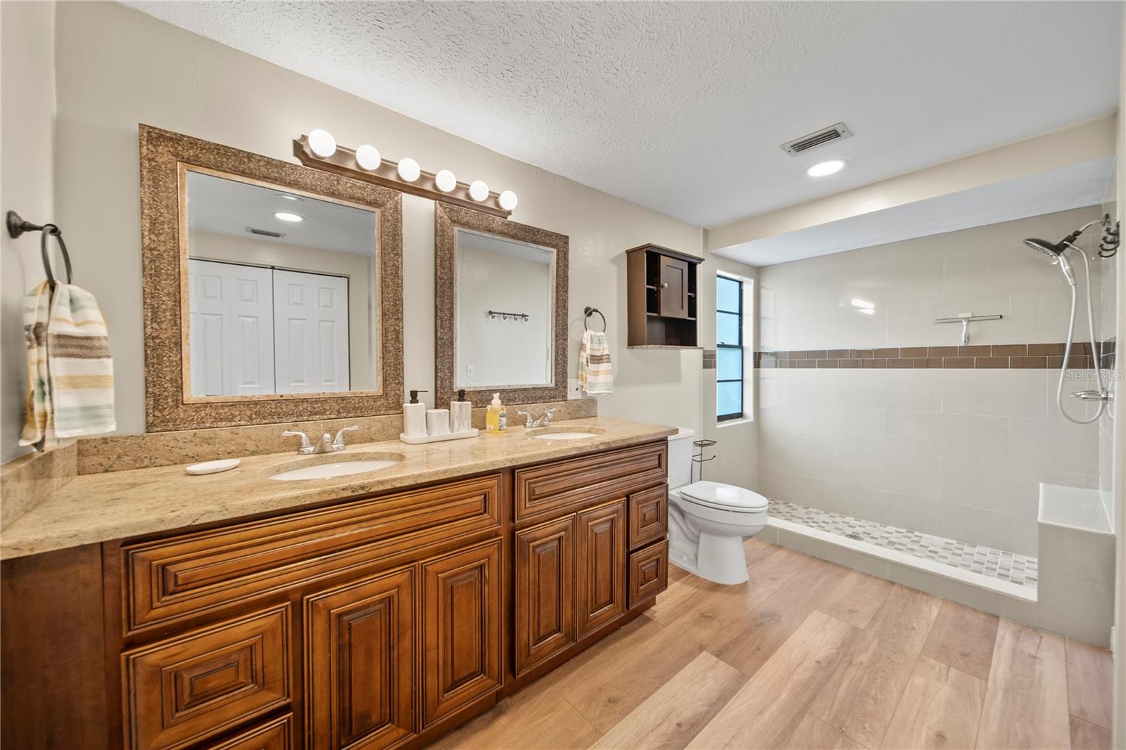 COUNTRY PLACE UNIT 5 - Residential