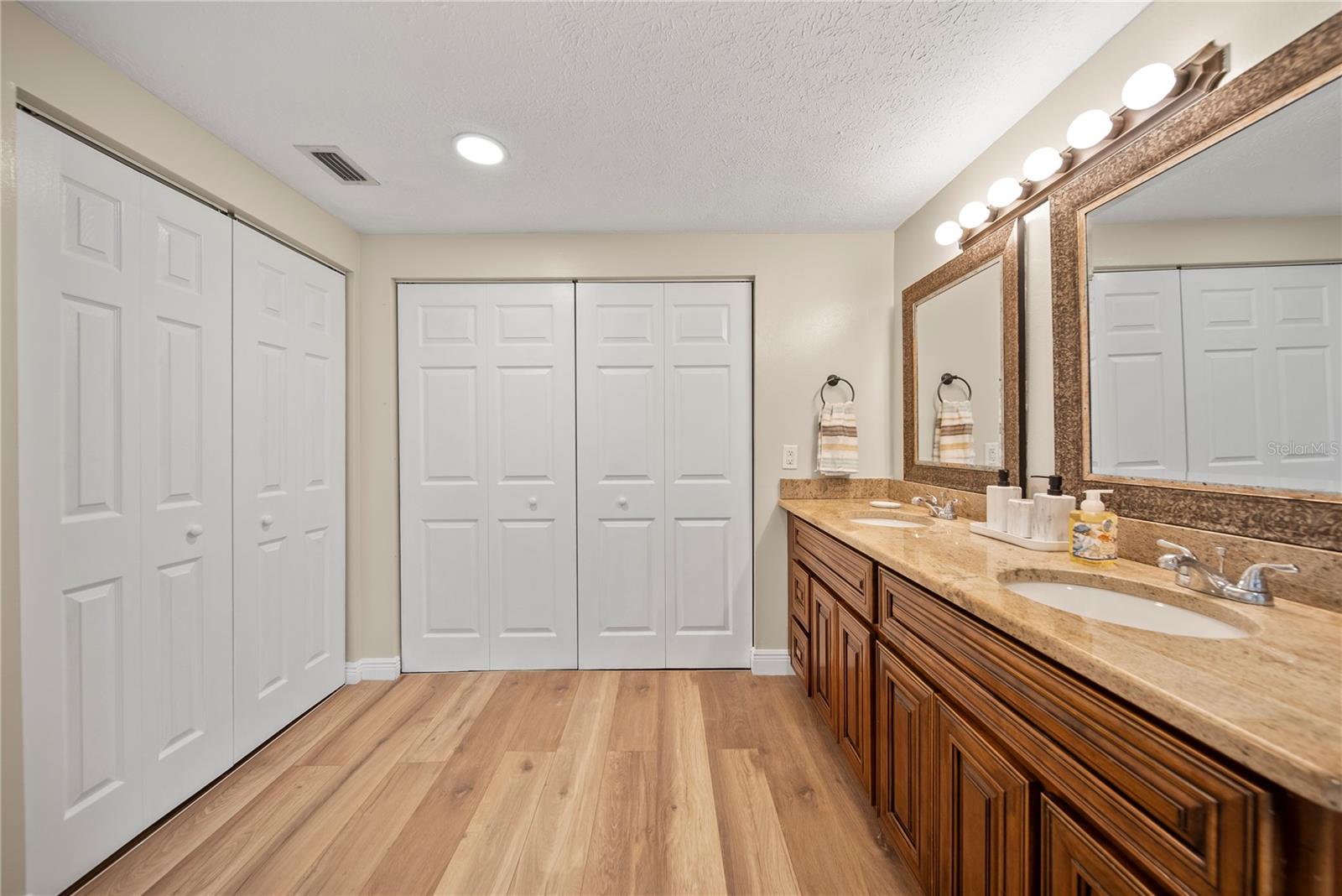 COUNTRY PLACE UNIT 5 - Residential