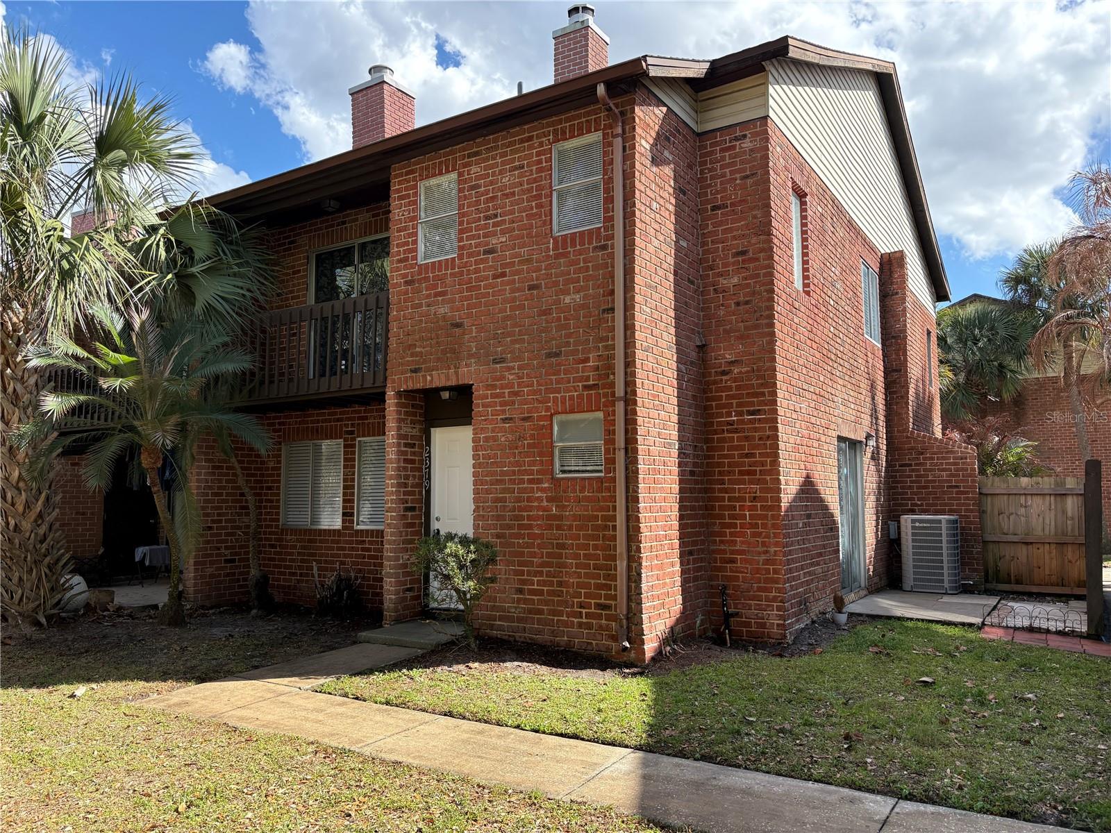 HUNTINGTON ON GREEN CONDO - Residential