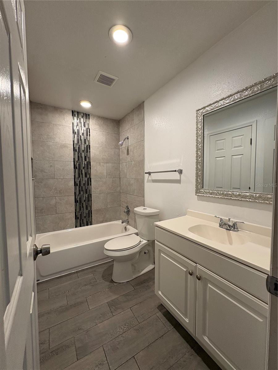 HUNTINGTON ON GREEN CONDO - Residential