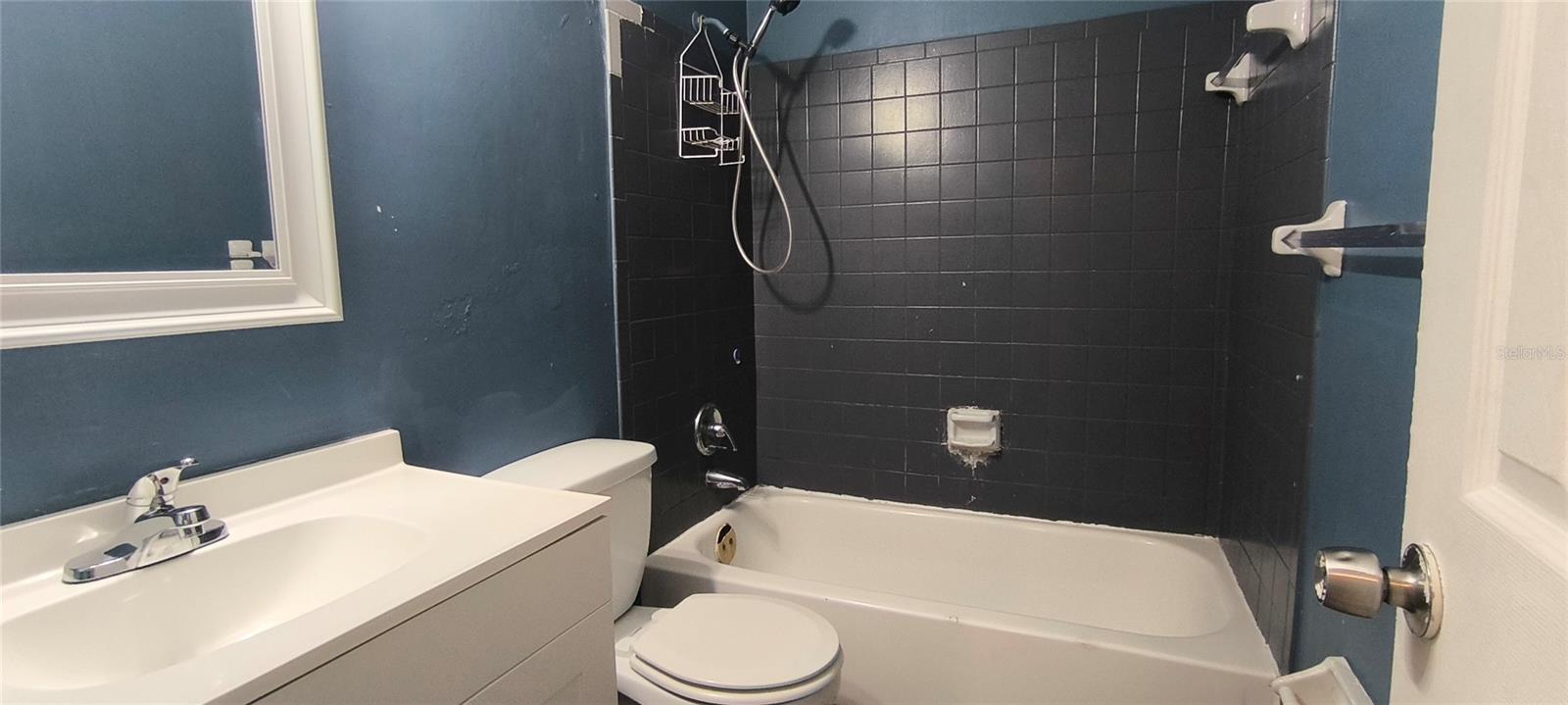 PHOENIX SUB NAPIER GRT - Residential Lease