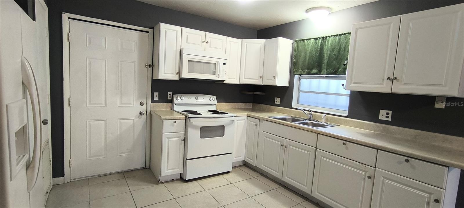PHOENIX SUB NAPIER GRT - Residential Lease