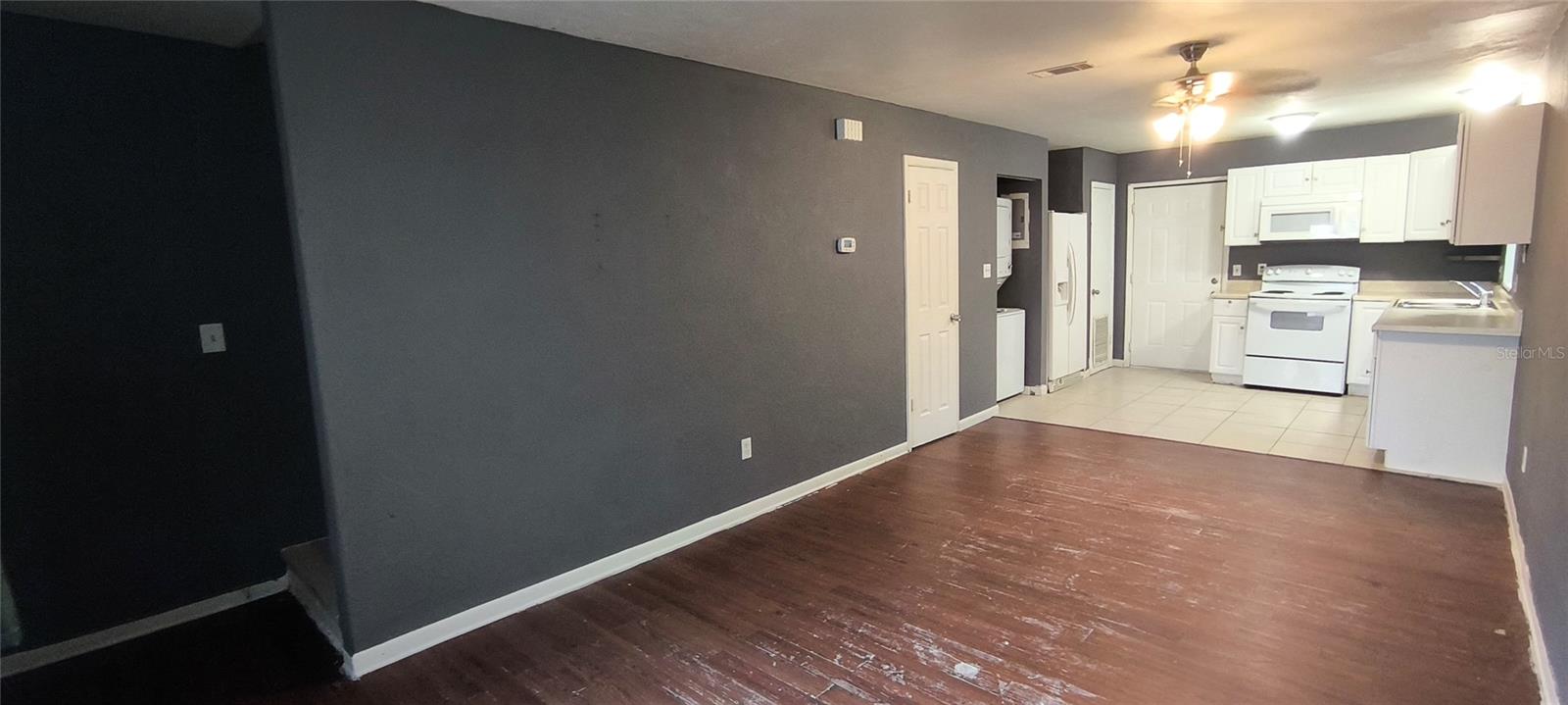 PHOENIX SUB NAPIER GRT - Residential Lease