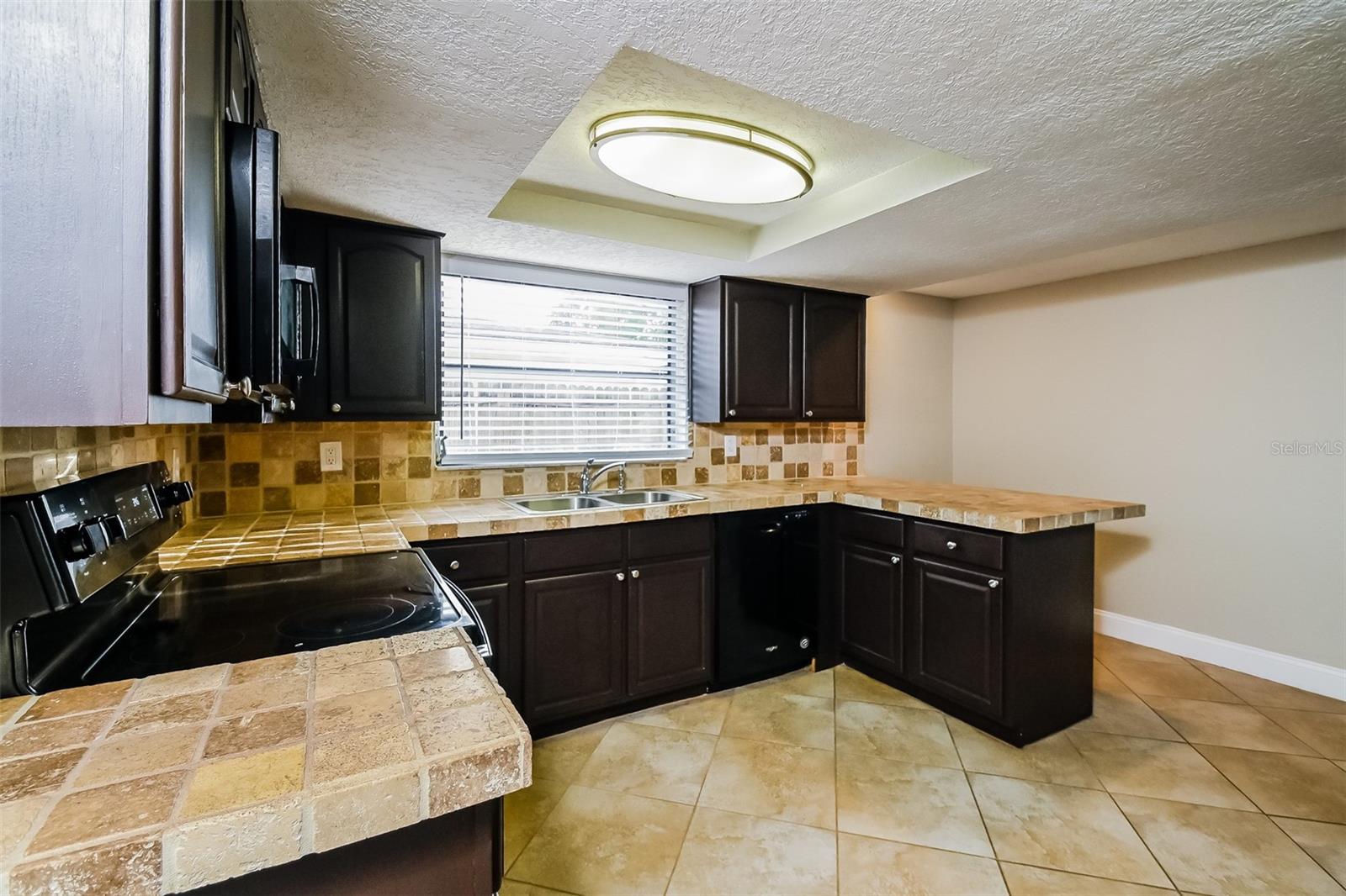 9131 HUNT CLUB LANE