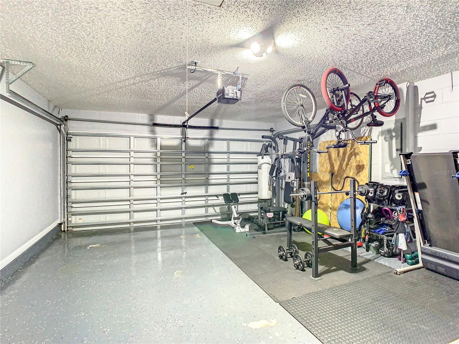 LAKE JACKSON RIDGE - Residential