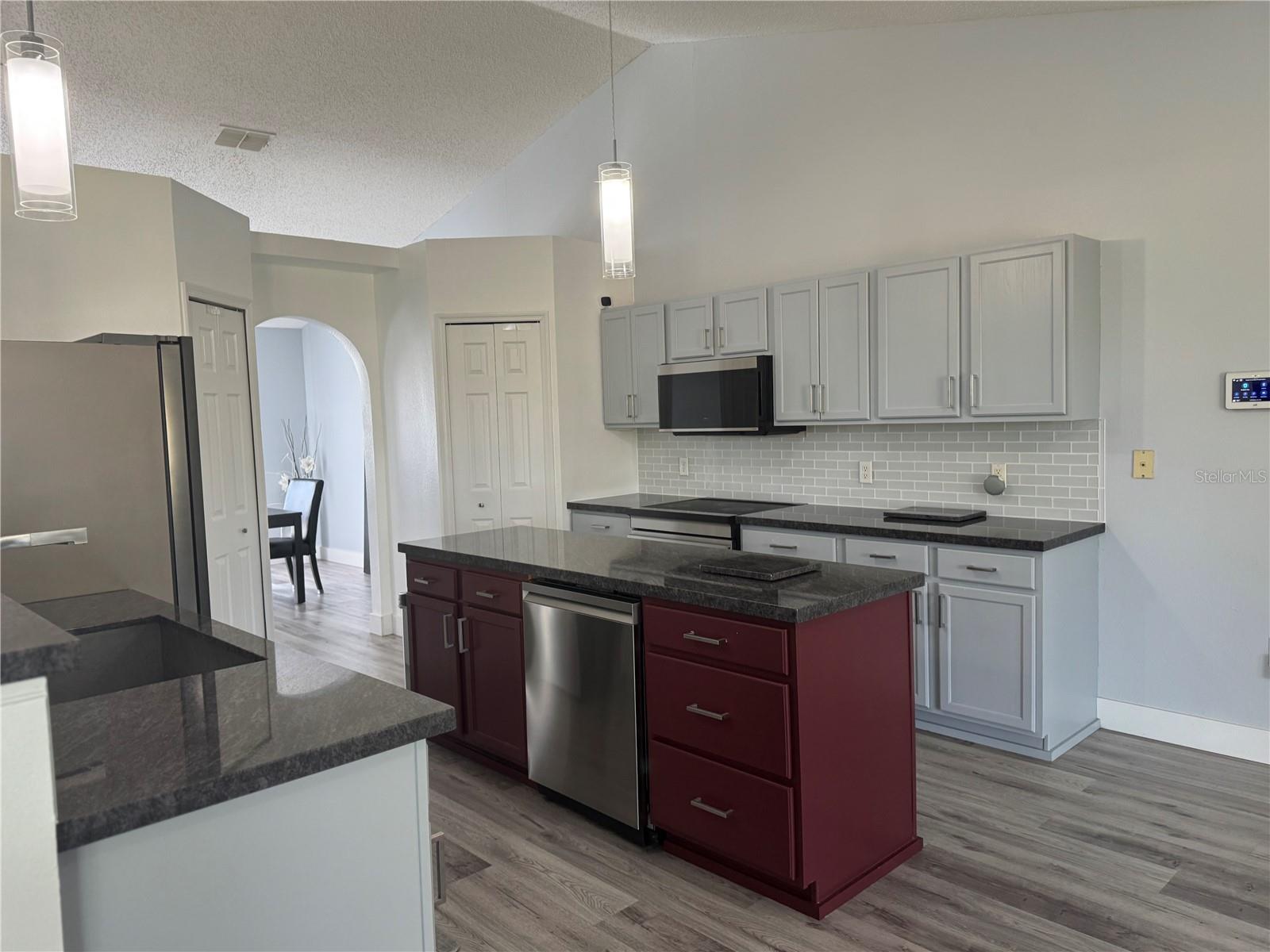 LAKE JACKSON RIDGE - Residential