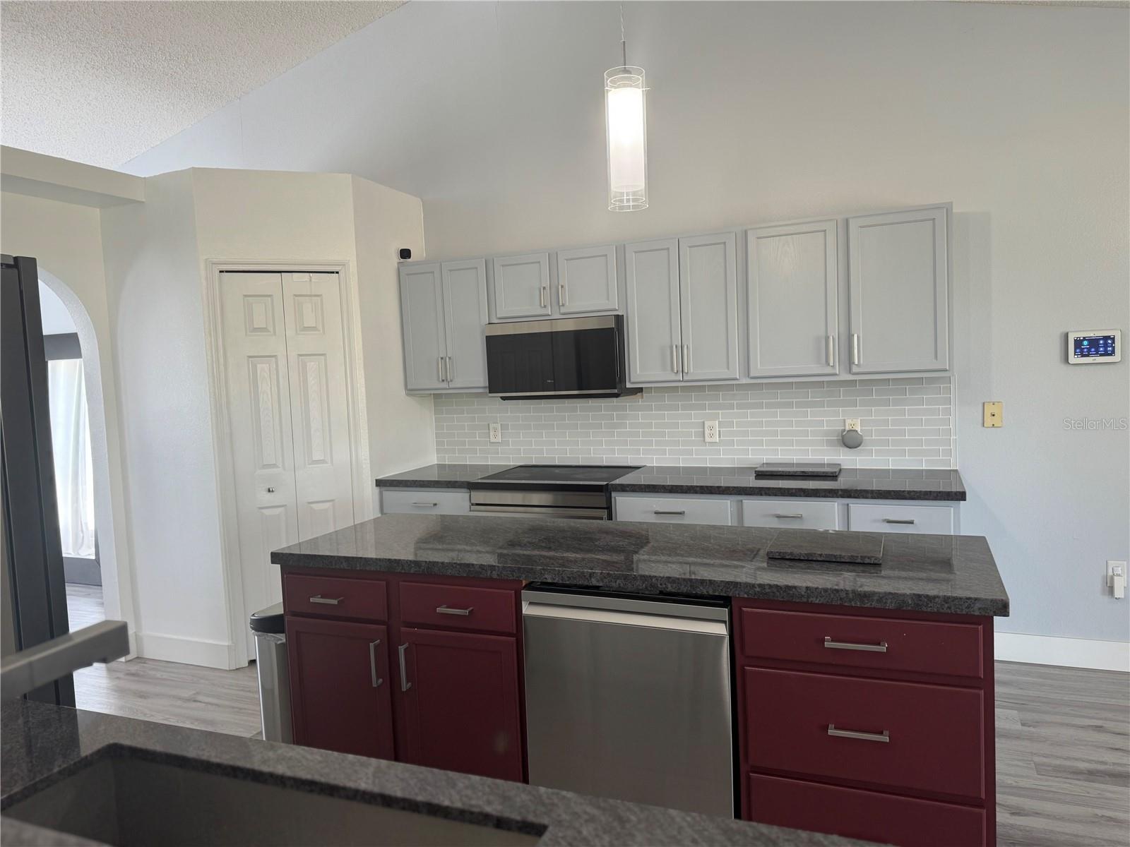 LAKE JACKSON RIDGE - Residential