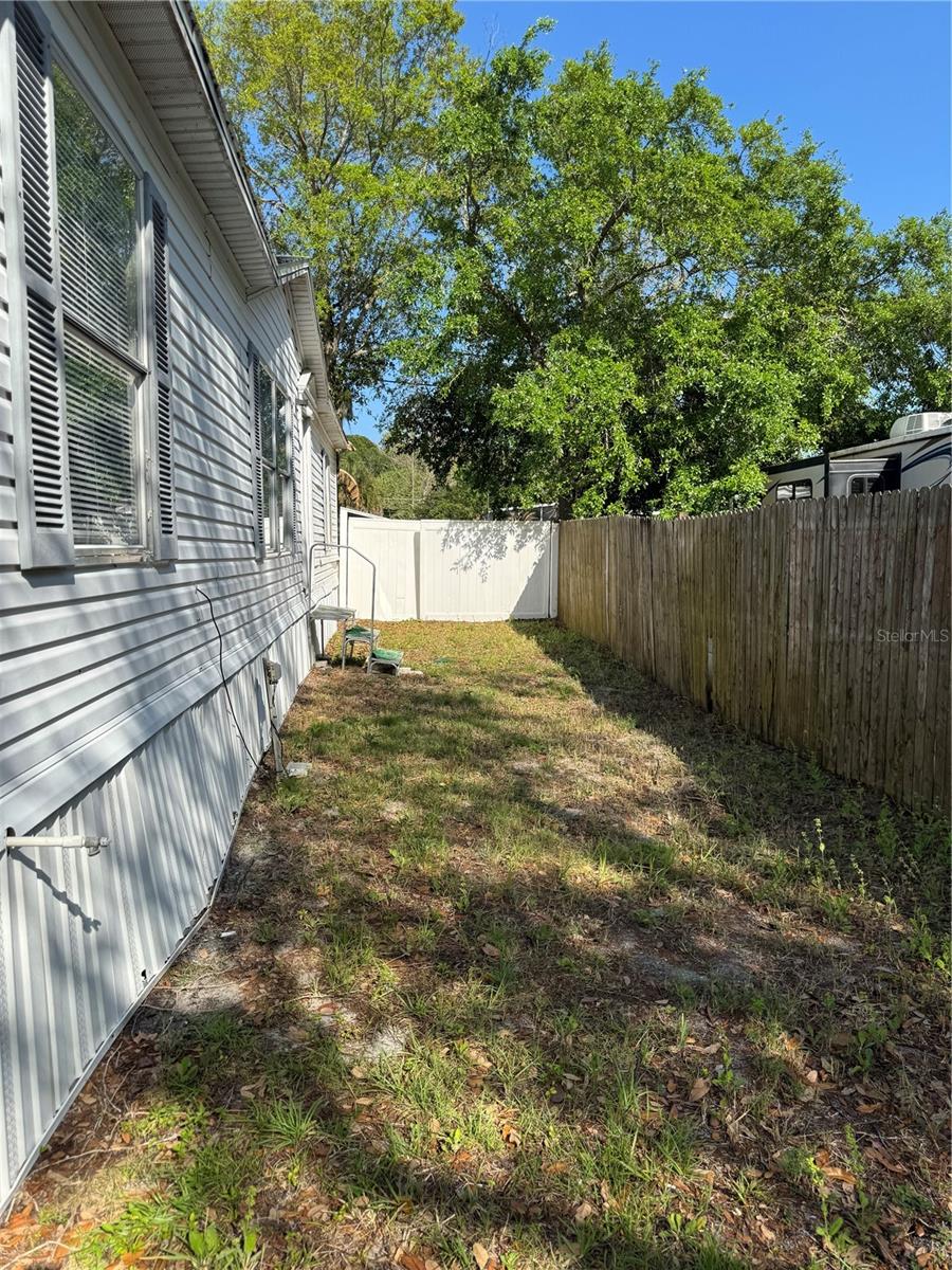 COMMONWEALTH - Residential