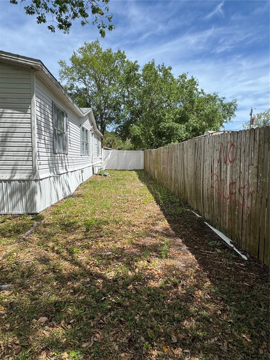 COMMONWEALTH - Residential