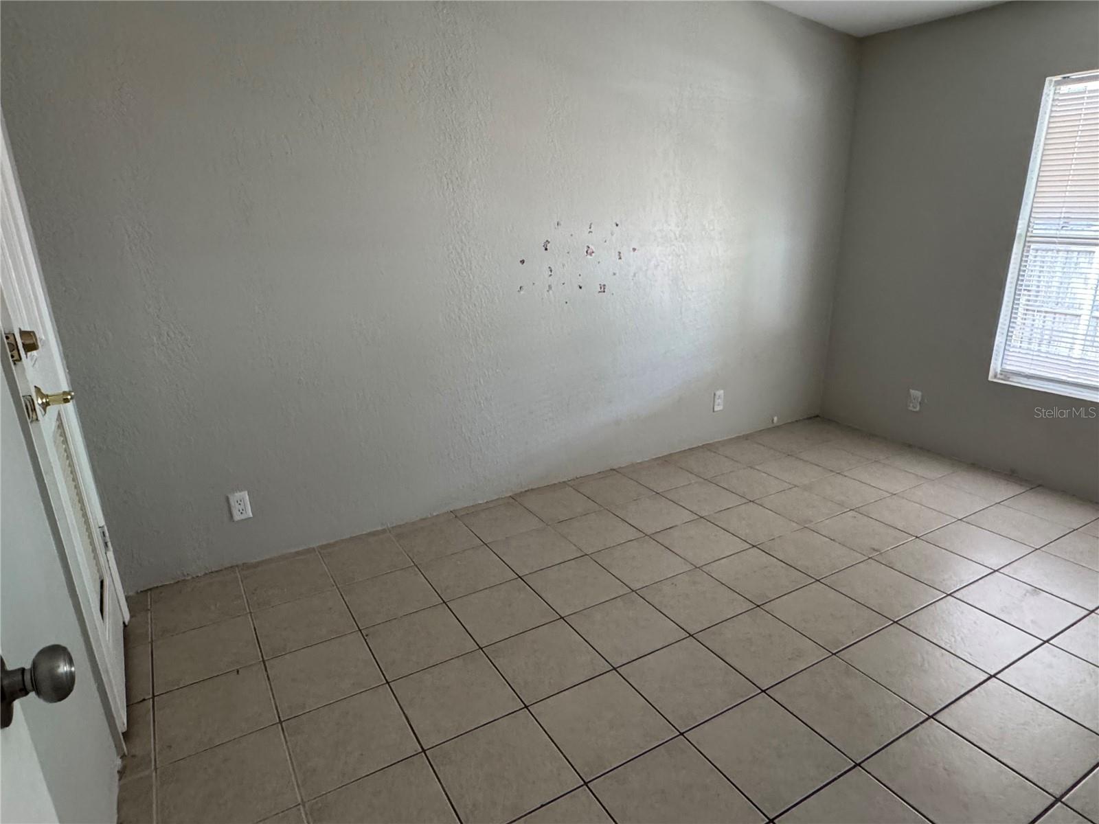 COMMONWEALTH - Residential