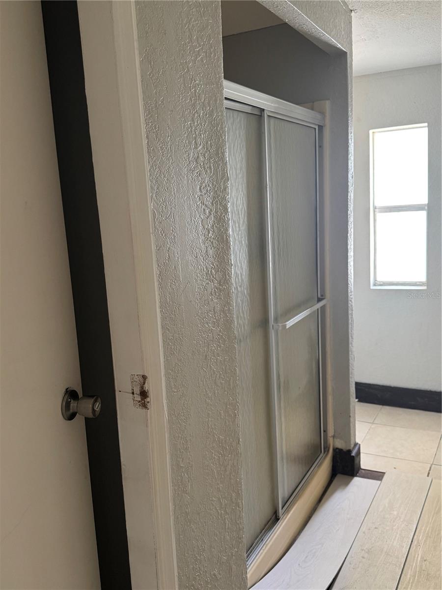 COMMONWEALTH - Residential