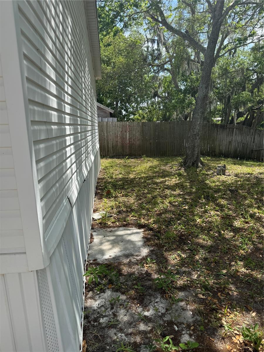 COMMONWEALTH - Residential