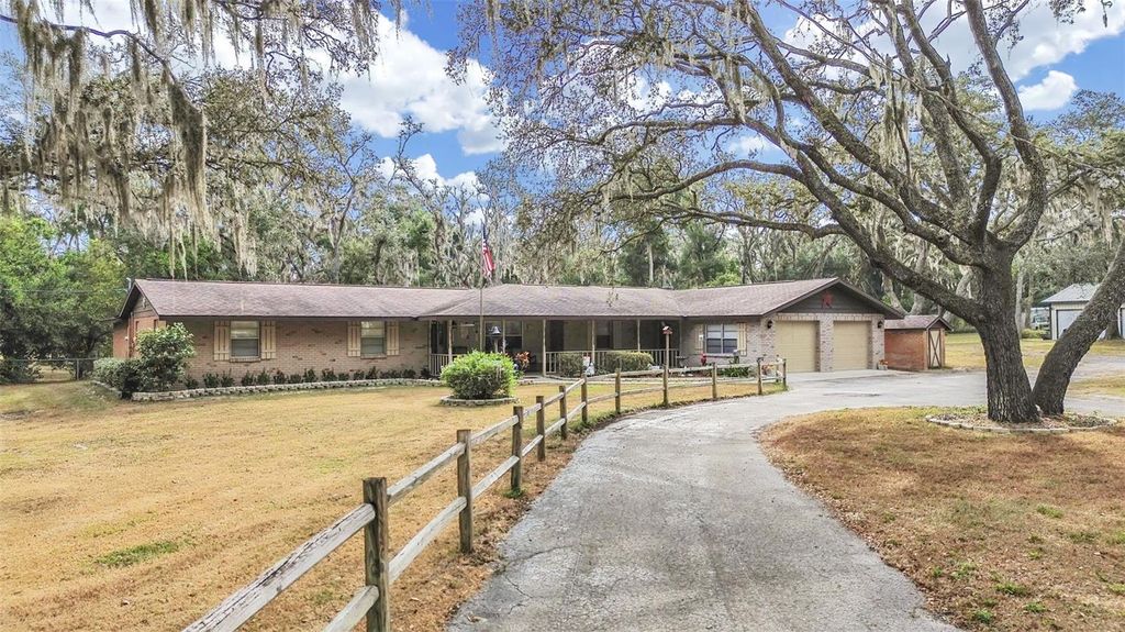 Photo of 4111 Robinson Road, Valrico, FL 33594 (MLS # TB8445653)