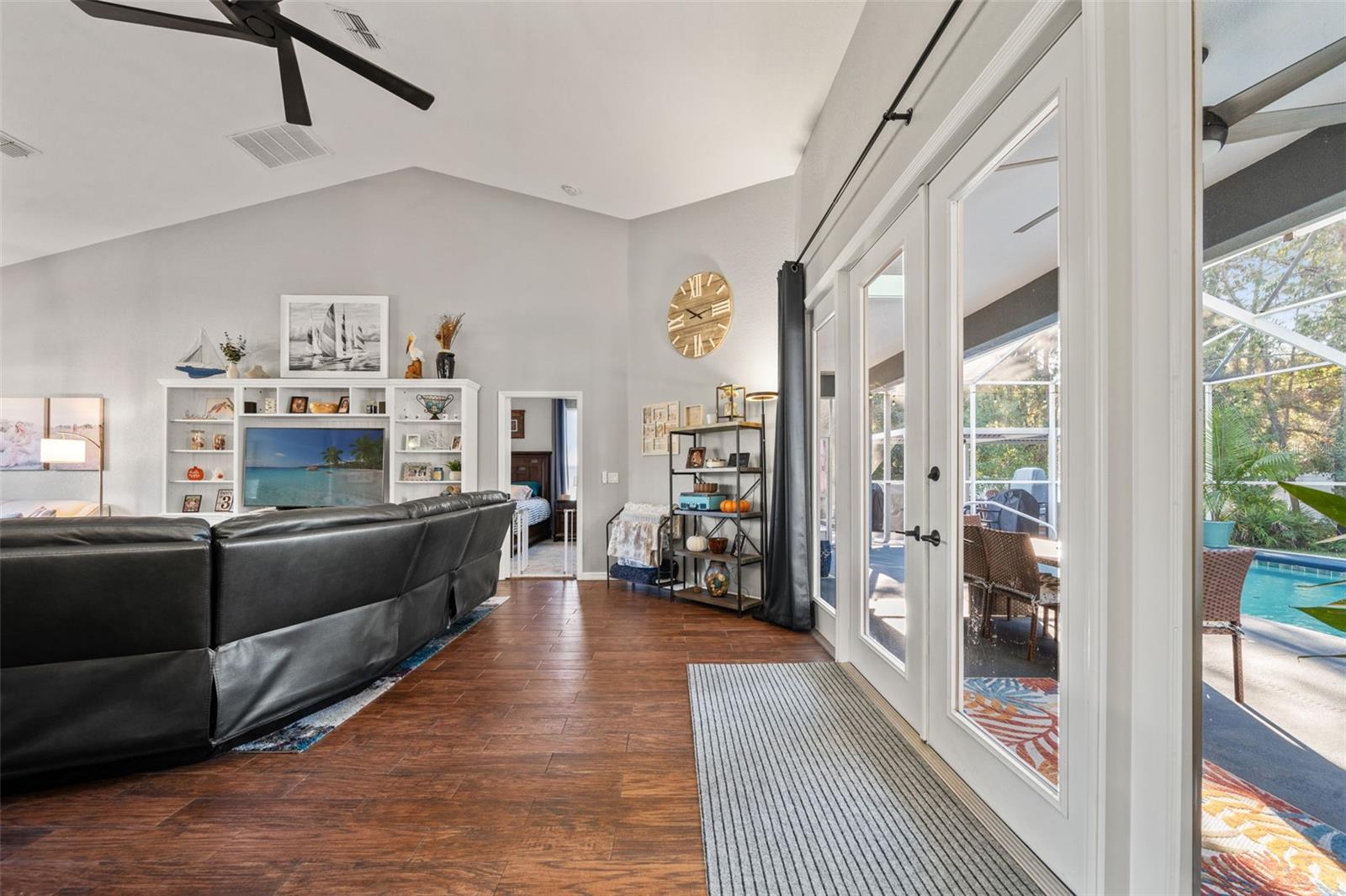 ROYAL HIGHLANDS - Residential