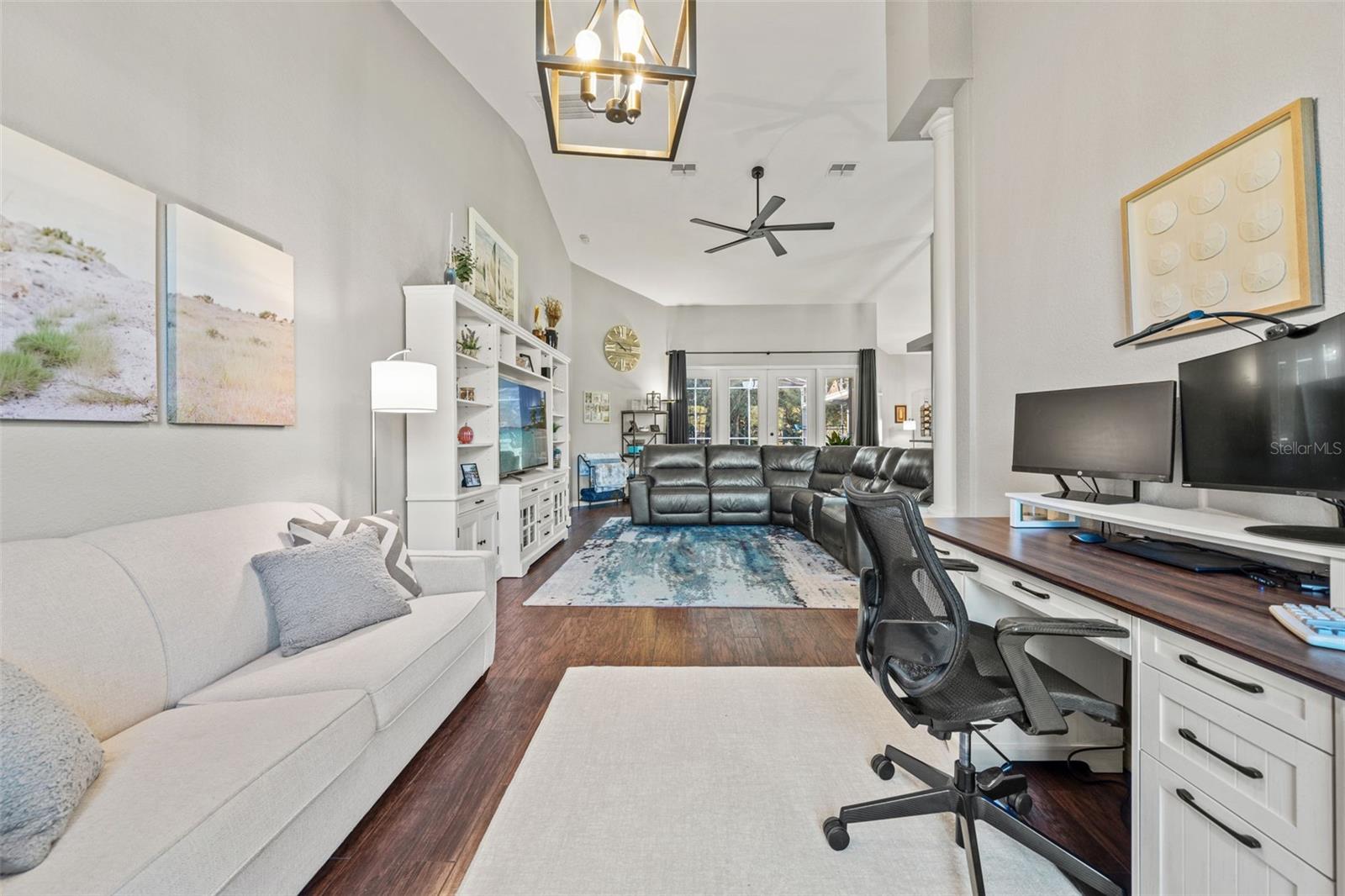 ROYAL HIGHLANDS - Residential