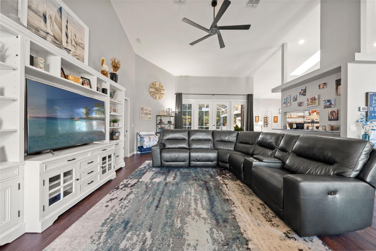 ROYAL HIGHLANDS - Residential