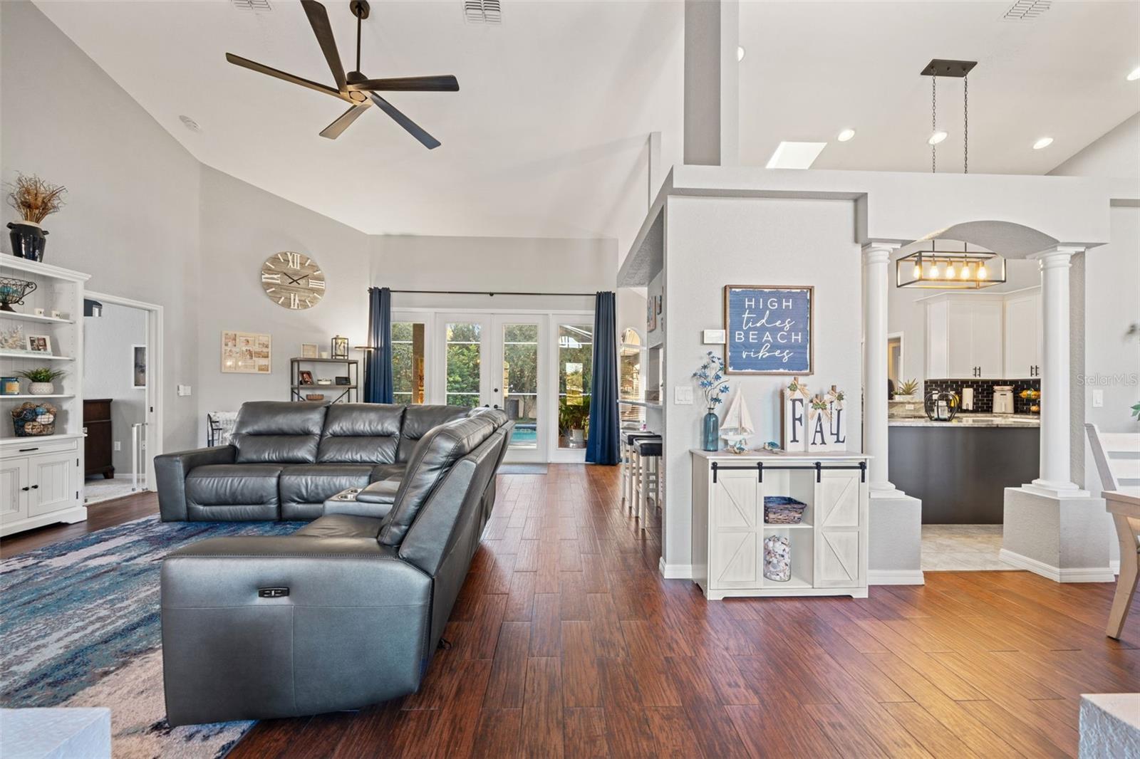 ROYAL HIGHLANDS - Residential