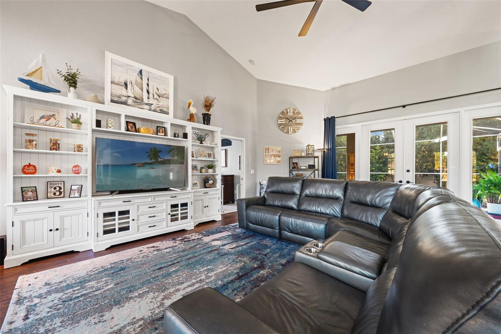 ROYAL HIGHLANDS - Residential