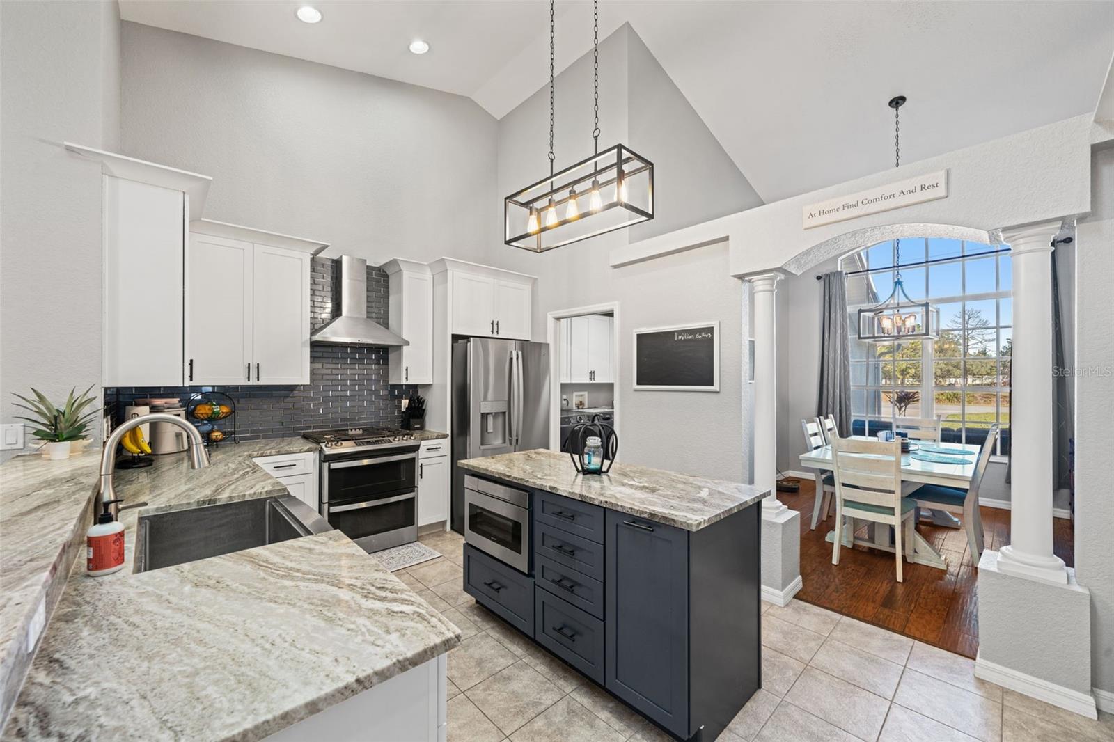 ROYAL HIGHLANDS - Residential