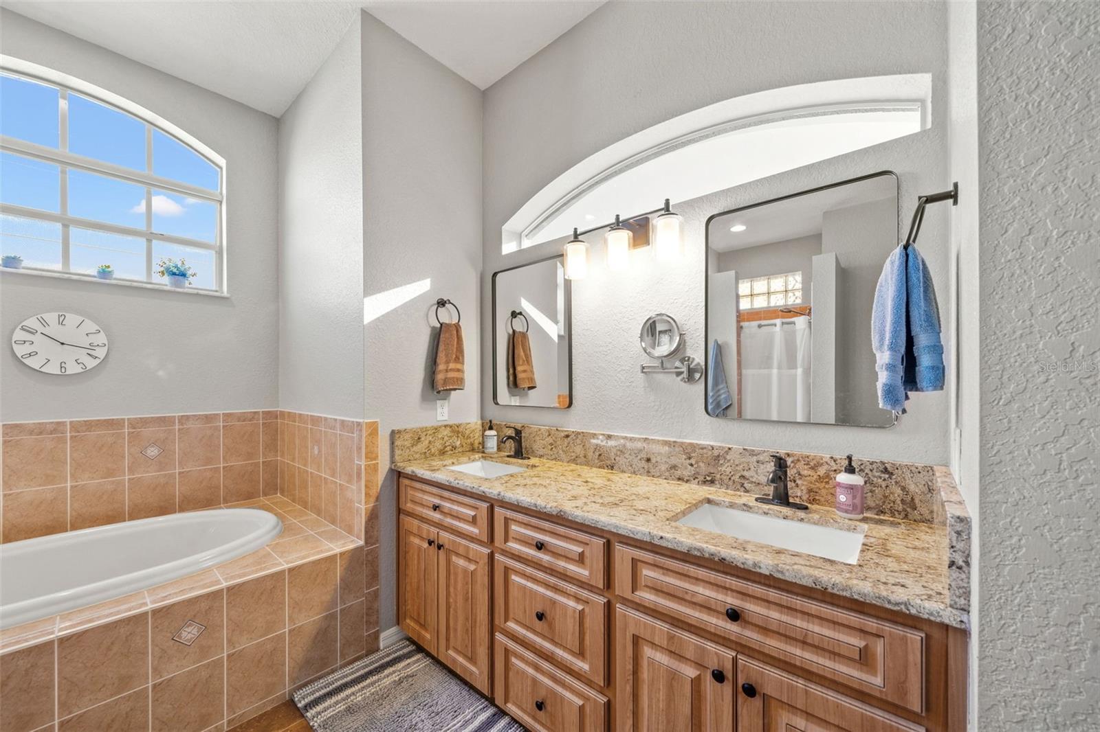 ROYAL HIGHLANDS - Residential