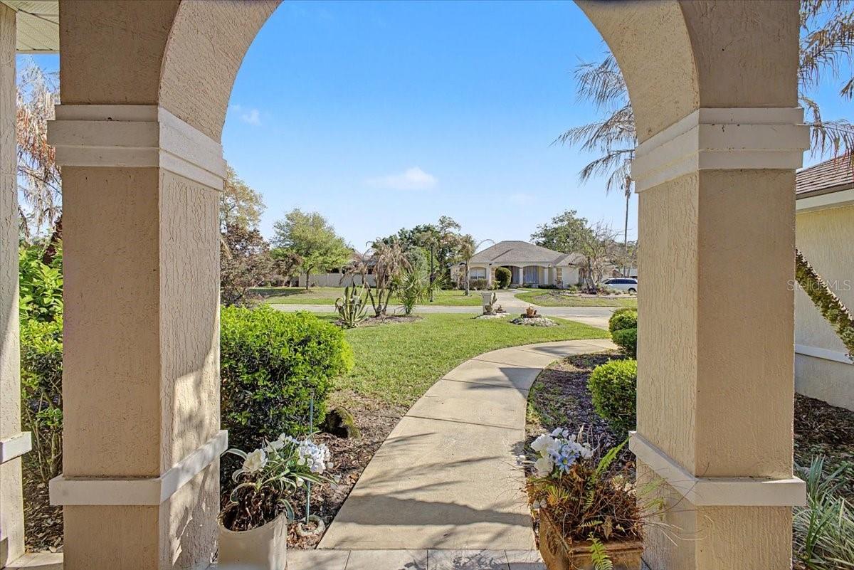 11 CRESCENT LAKE WAY