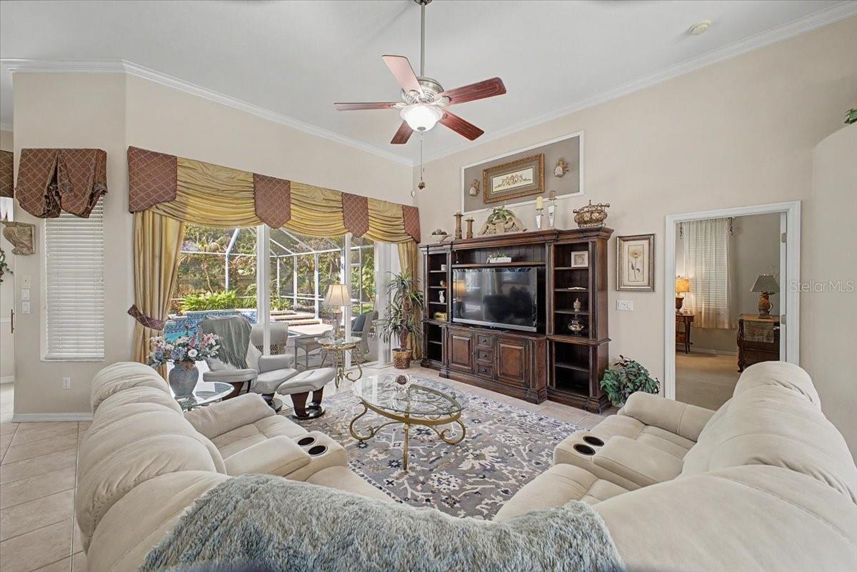 BREAKAWAY TRAIL PH 02 - Residential