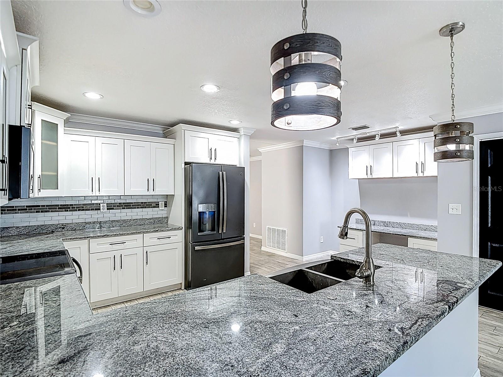 ASHLEY LAKES - Residential