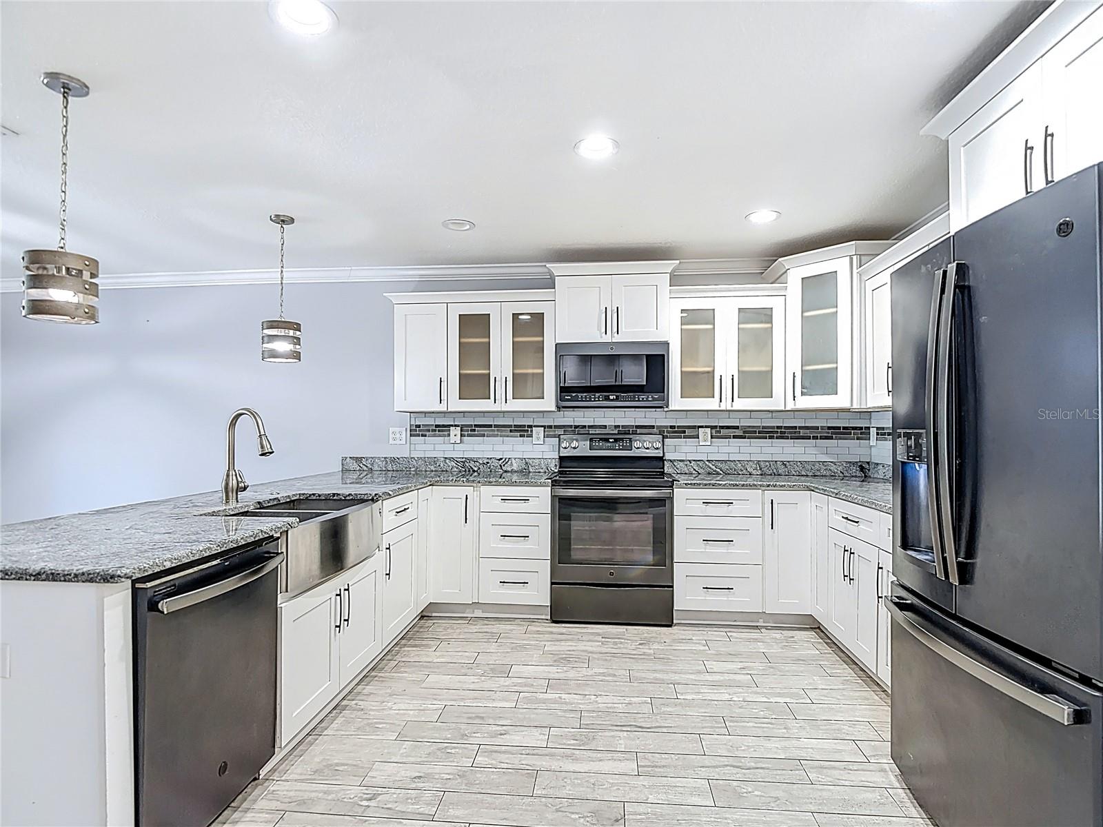 ASHLEY LAKES - Residential