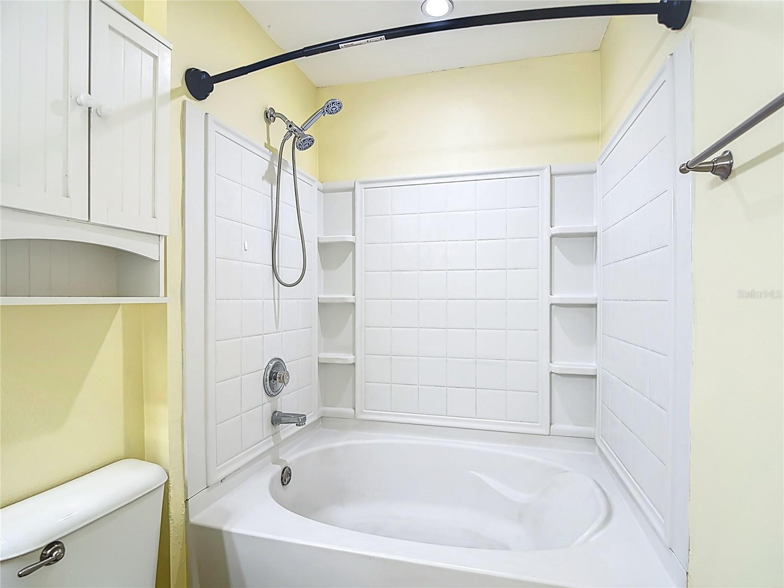 ASHLEY LAKES - Residential