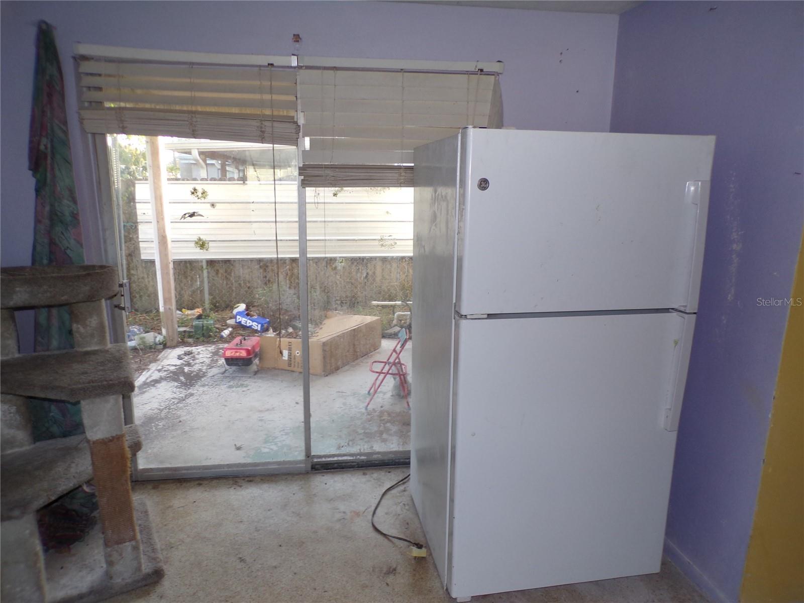 COLONIAL MANOR - Residential