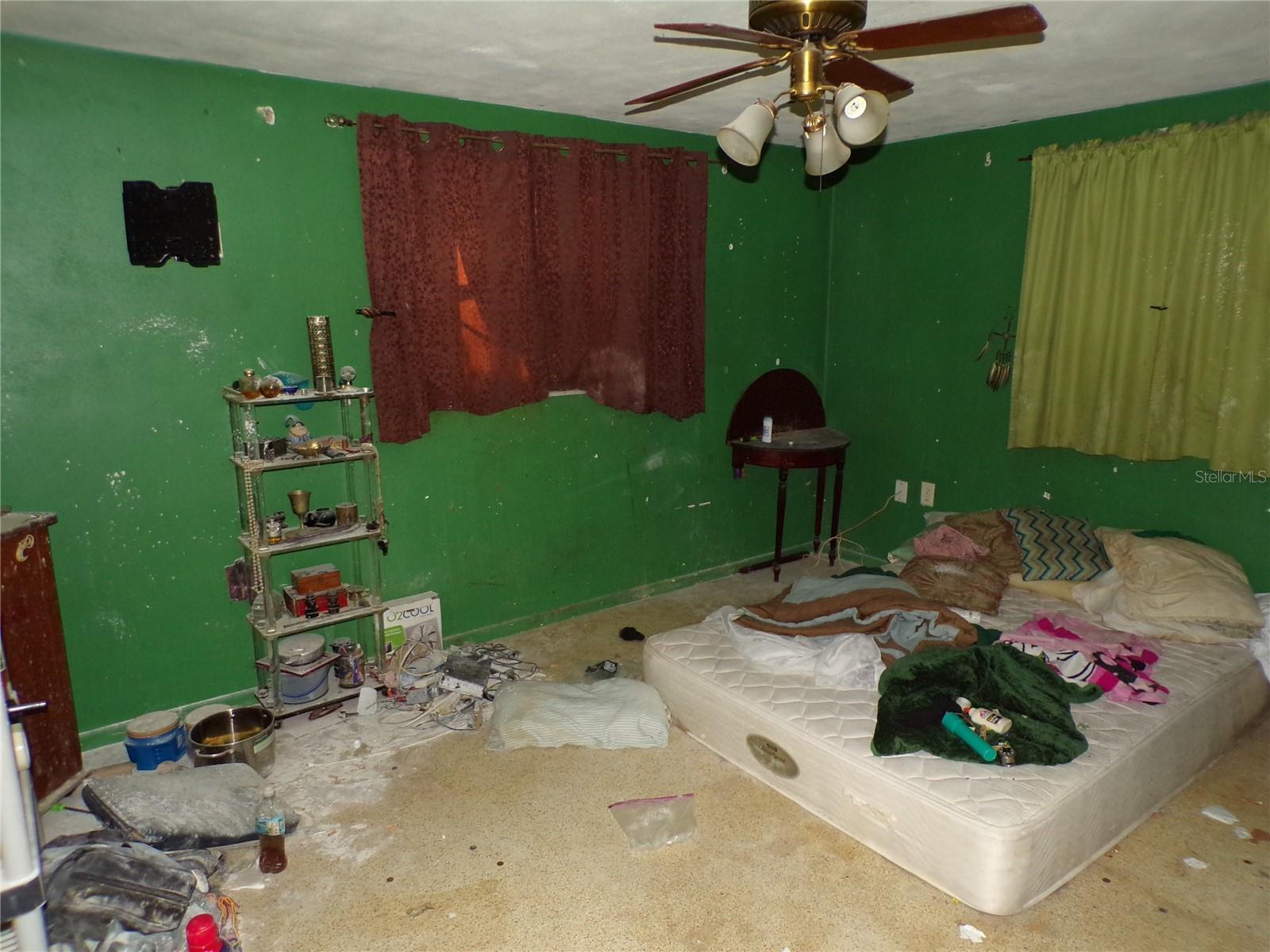 COLONIAL MANOR - Residential