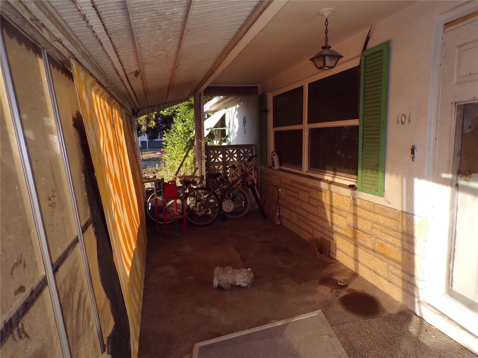 COLONIAL MANOR - Residential